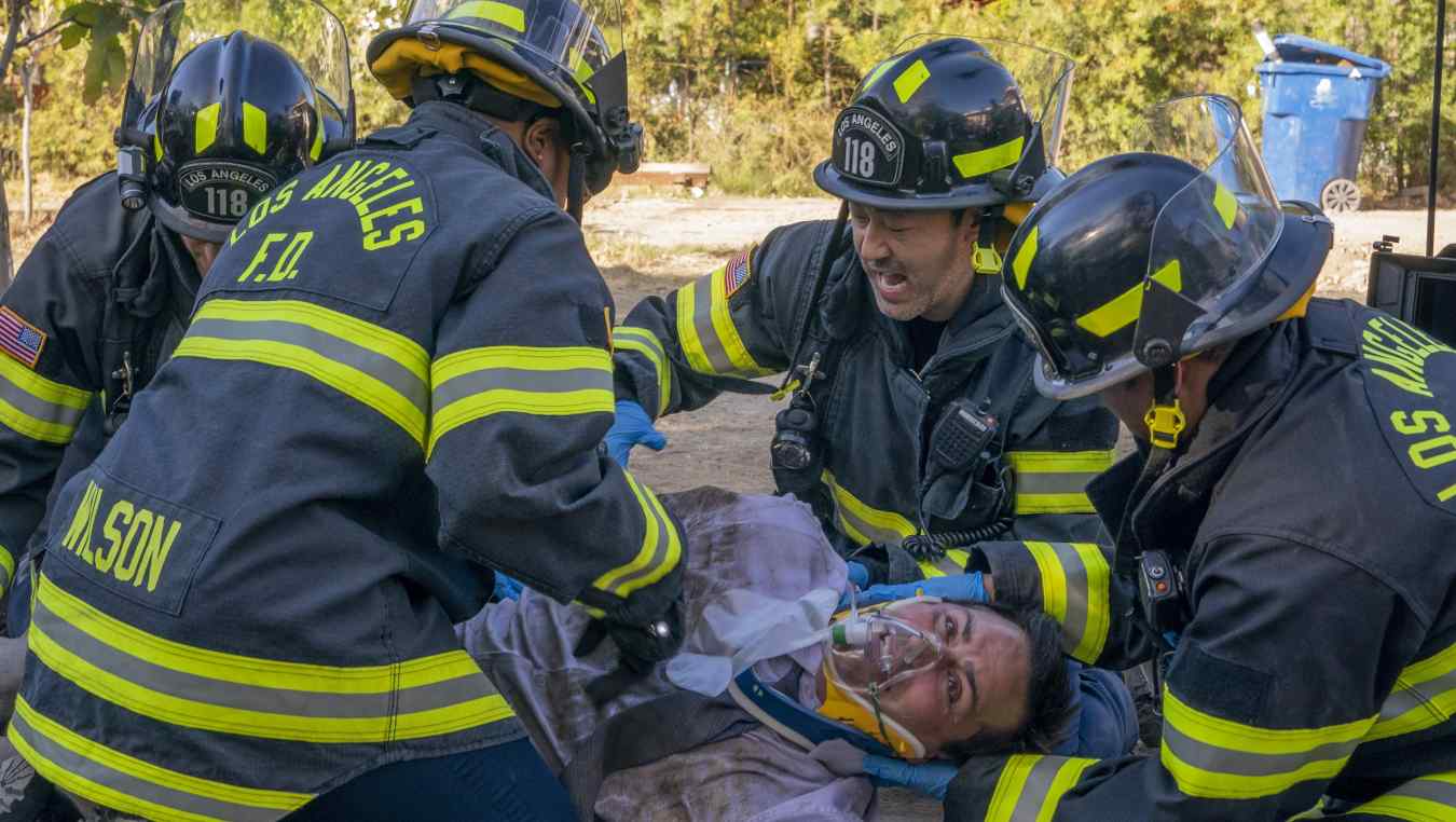 911 Capsized Cast: Understanding The Characters And Their Impact