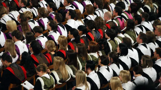 英国本科申请要求及流程：怎么申请英国本科?英国本科是几年？