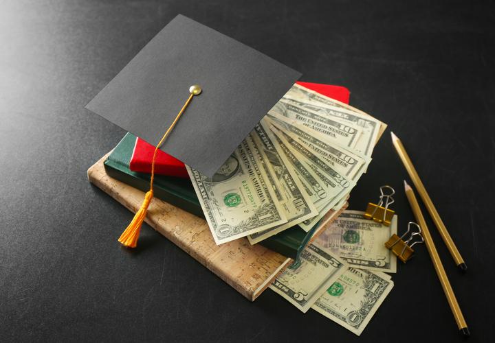 2025年美国奖学金申请：申请奖学金是否影响录取率？