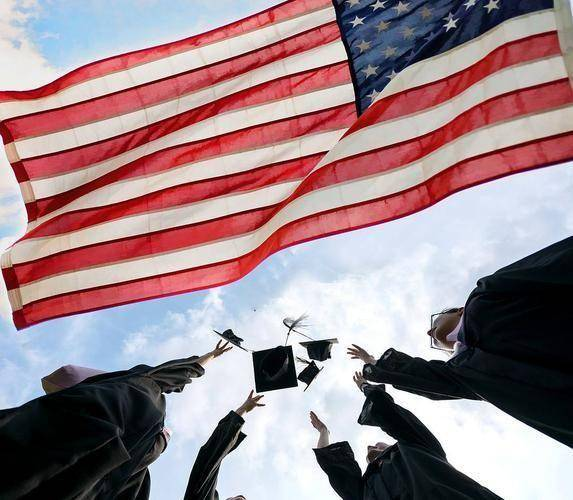 GPA低也能申请美国大学吗？低GPA申请美国名校，美国前十院校申请攻略