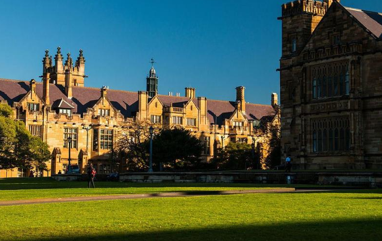 没有语言成绩可以申请澳洲本科吗？高中没毕业可以去澳洲上大学吗？怎么转学去澳洲名校？