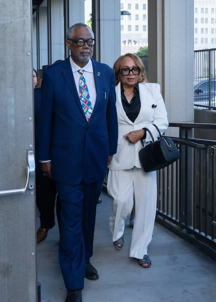 2025洛杉矶政坛丑闻：市议员Curren Price夫妻被控贪污80万美元，公共资金疑似成“家族财富”