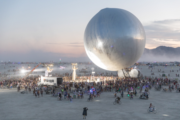美国最“疯狂”的节日!火人节 Burning Man:艺术、乌托邦与自由的极致体验