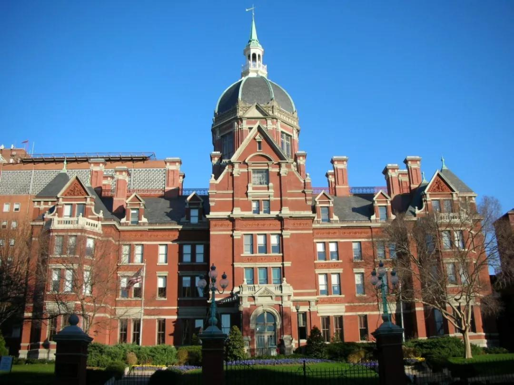 美国医学夏校推荐：约翰霍普金斯大学高级医学与护理夏校，十天线下夏校体验，名校申请加分项