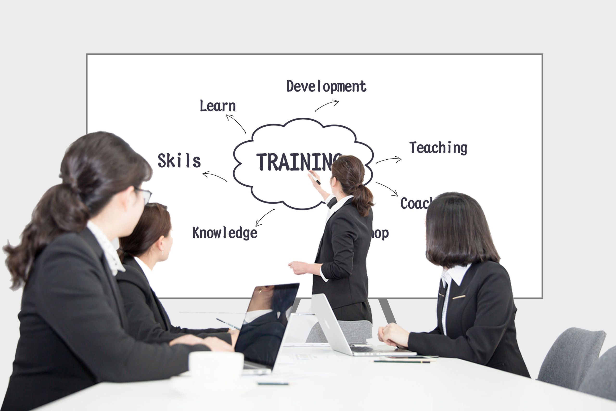 武汉易教思维在线科技有限公司陷教育培训合同纠纷：数百家长集体投诉引关注