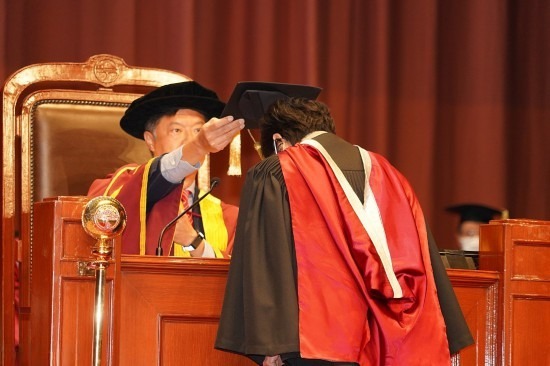 DeWatermark.ai 1762313405766