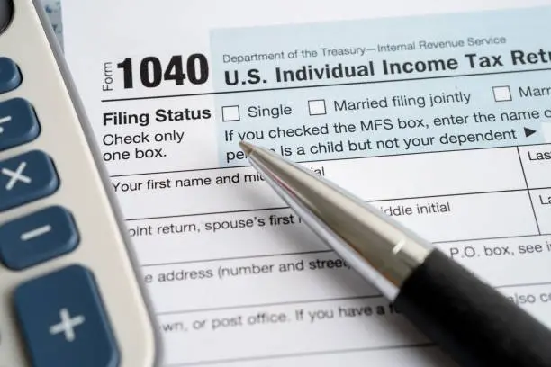 美国报税截止后怎么办？IRS 最新提醒：别拖，先报，再处理欠税