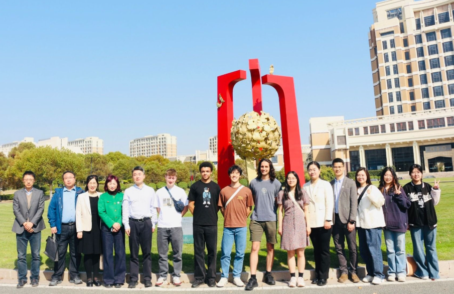 剑桥传统夏校报名通道|2周 / 4周线下学科类夏校,适合10–12年级学生的英式学术体验项目,国际化背景提升与专业方向探索 9 image 120
