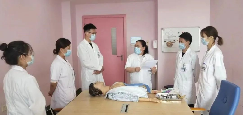 中西医结合医师职业资格证书:北京职业技能鉴定中心颁发,中医与现代健康背景提升 8 image 432