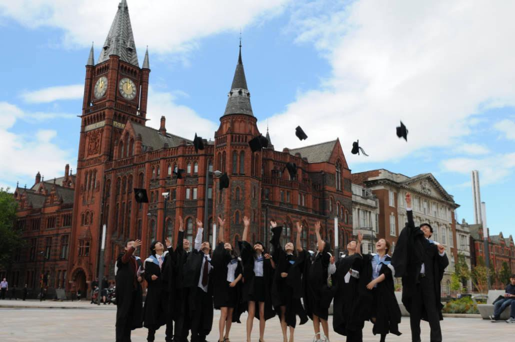 2026英国留学一年要准备多少钱?UCAS生活费计算器上线,伦敦与非伦敦预算这样算 3 image 579