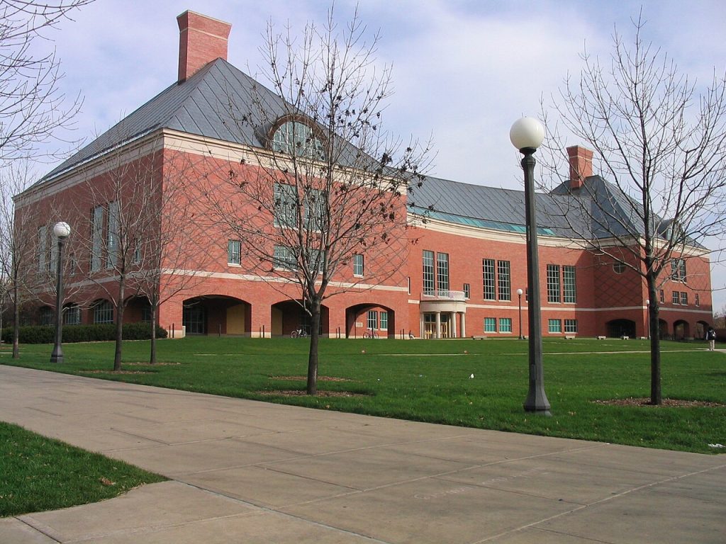 伊利诺伊大学(UIUC)香槟分校硕士学籍怎么规划?毕业证、成绩单与六大认证体系路径详解 6 Champaign Urbana area IMG 1150
