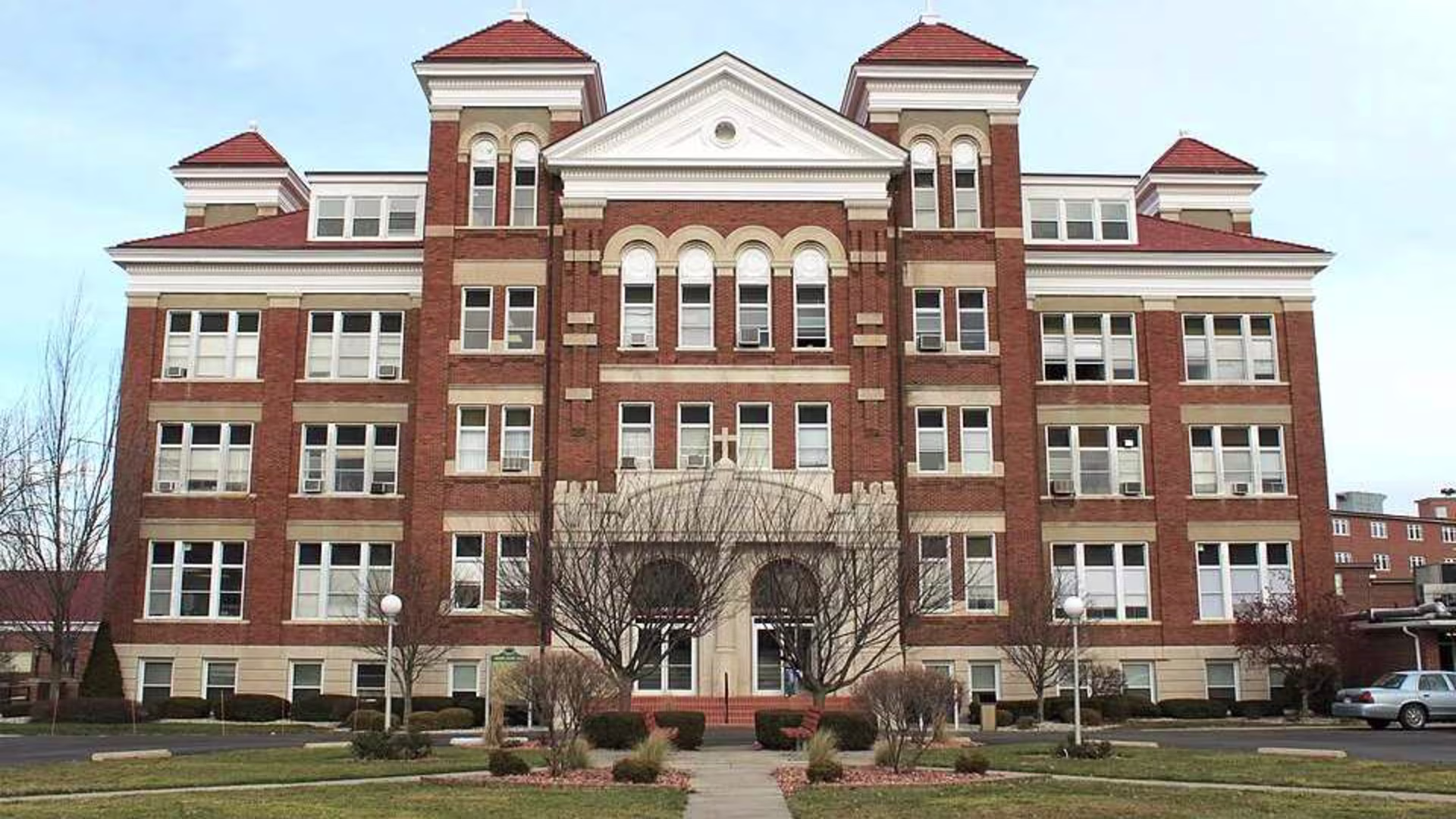 1919年创办的美国大学走向终结:Siena Heights University因财务压力停止运营 2 大学